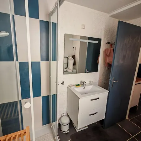 Enchanted Getaway Between Pine Forest And Pond Appartement