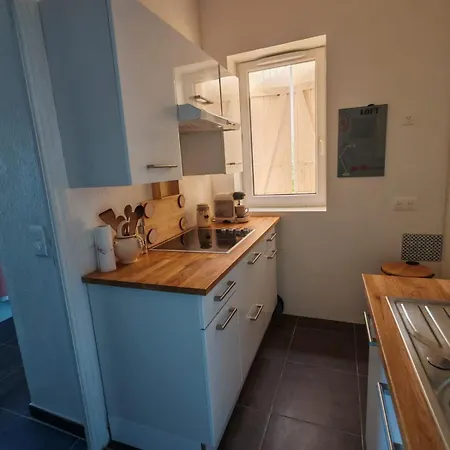 Enchanted Getaway Between Pine Forest And Pond Appartement